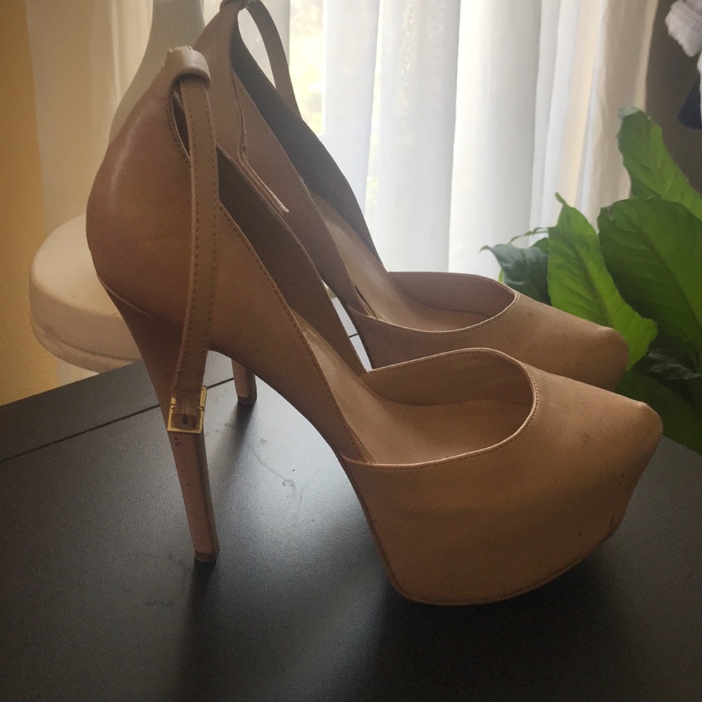 Steve Madden Nude pumps